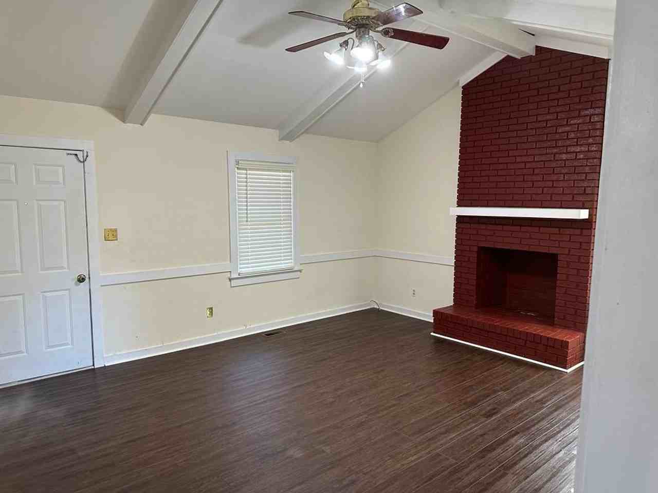 1112 Strawbush Rd - Photo 3 of 4