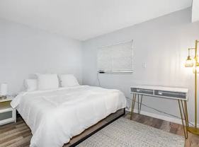 University Park unit, Centrally located and pet - Photo 1 of 1