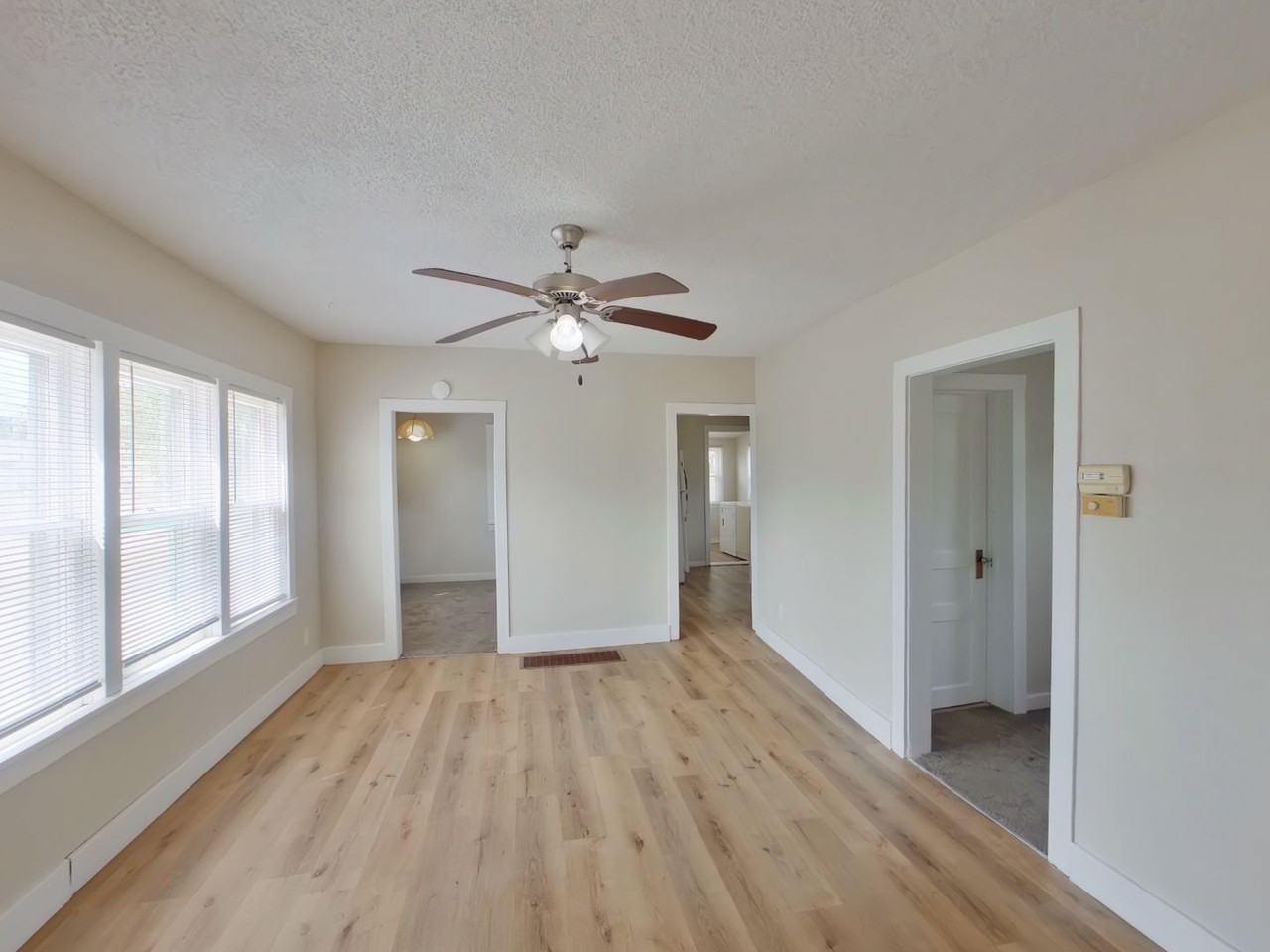 1125 S Millwood Ave - Photo 2 of 11