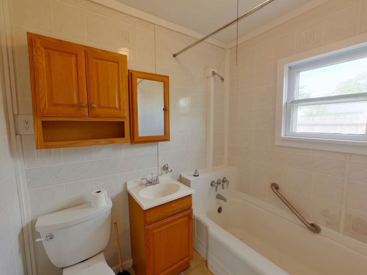 1125 S Millwood Ave - Photo 7 of 11