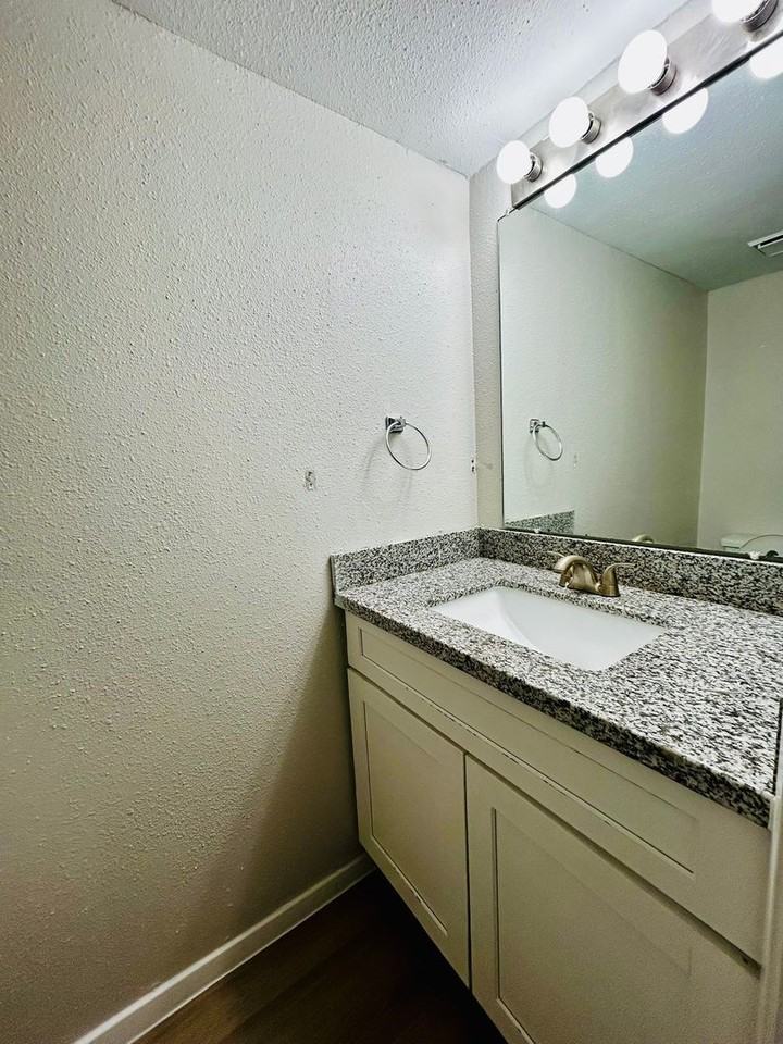 1818 River Crossing Cir - Photo 5 of 25