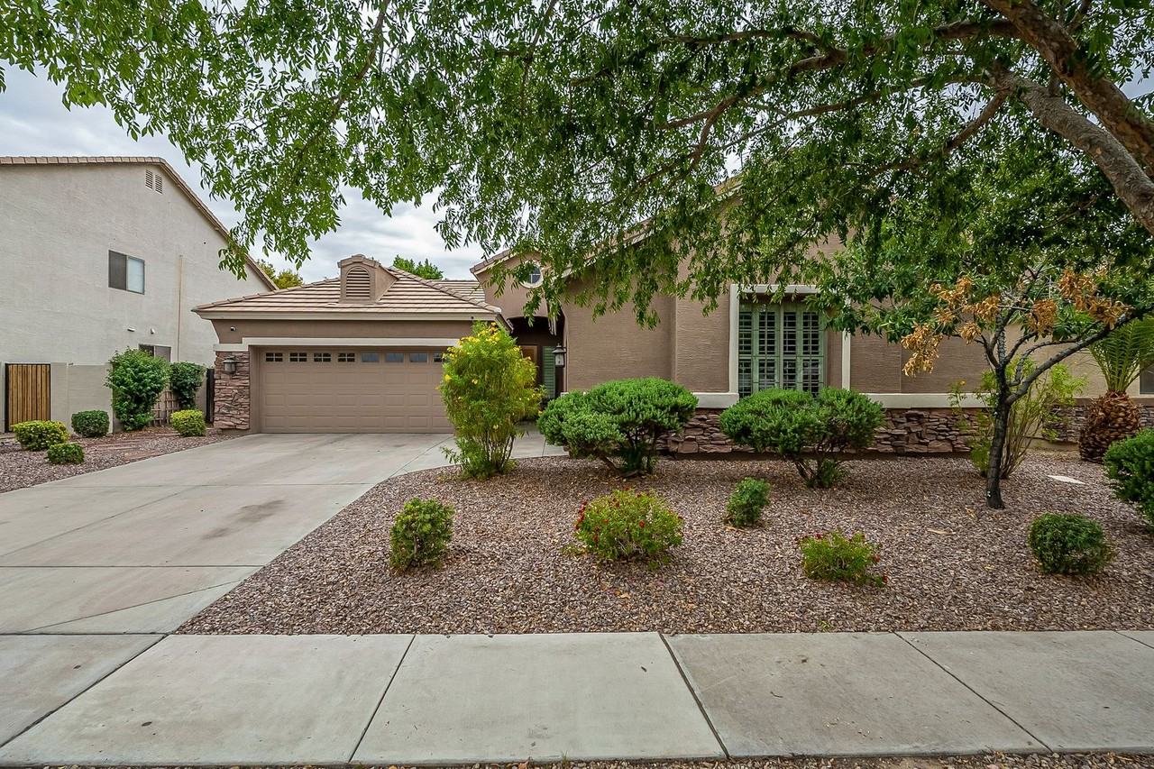 1819 E Fawn Dr - Photo 3 of 50