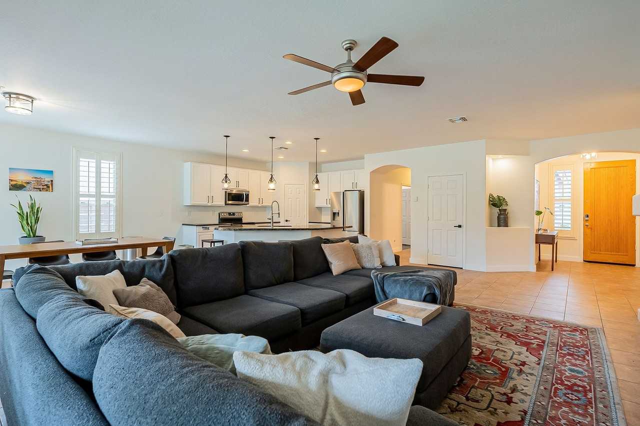 1819 E Fawn Dr - Photo 5 of 50