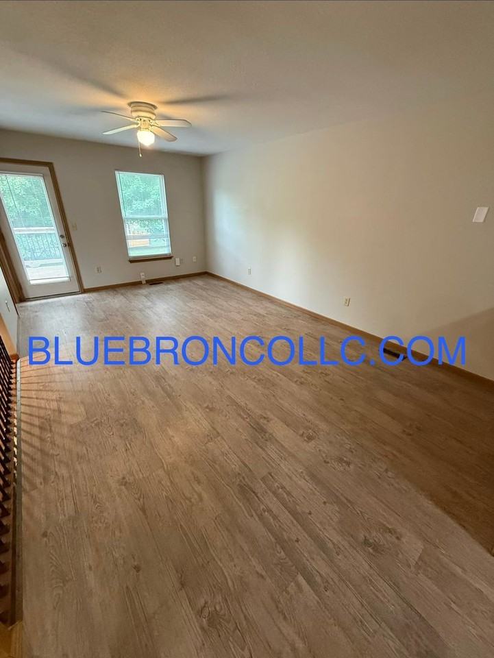 609 W Pine St - Photo 2 of 9