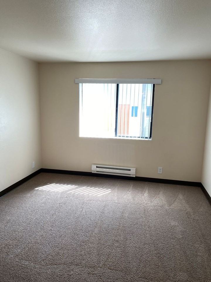 321 10th Ave - Photo 6 of 27