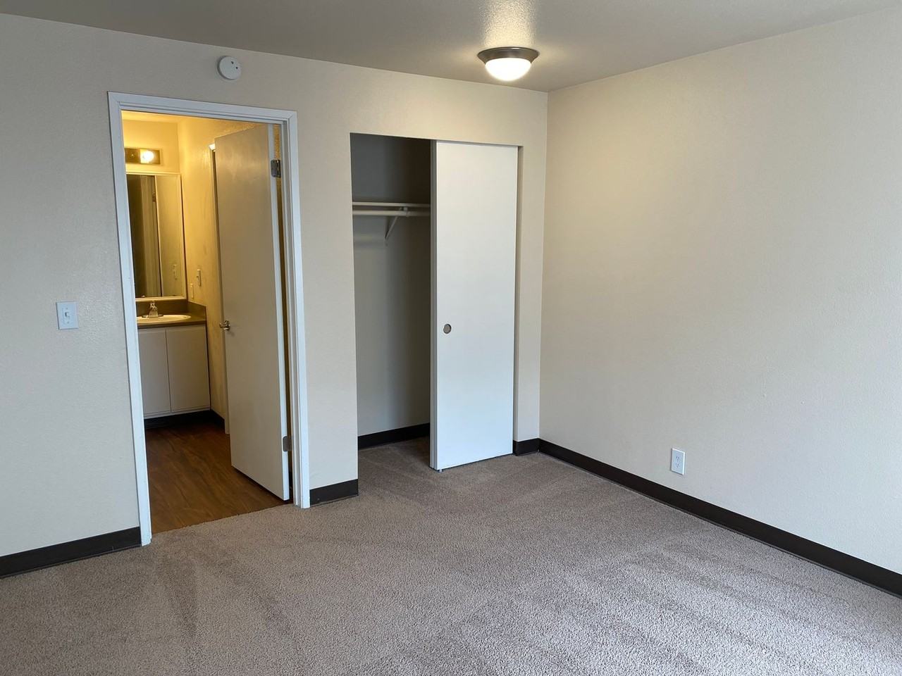 321 10th Ave - Photo 7 of 27