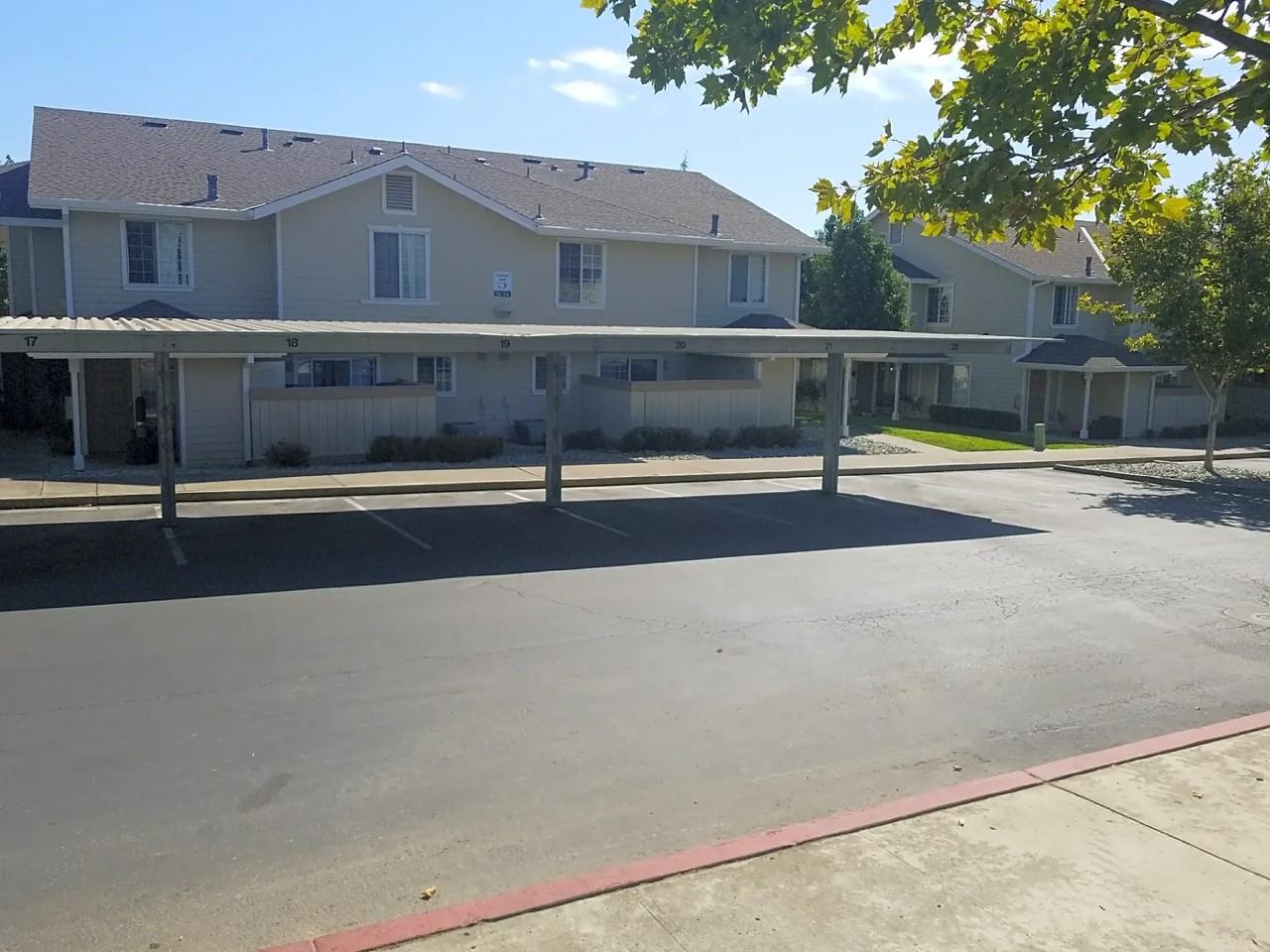 1835 Hartnell Ave - Photo 3 of 6