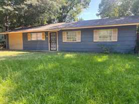 318 Queen Marie Ln - Photo 1 of 1