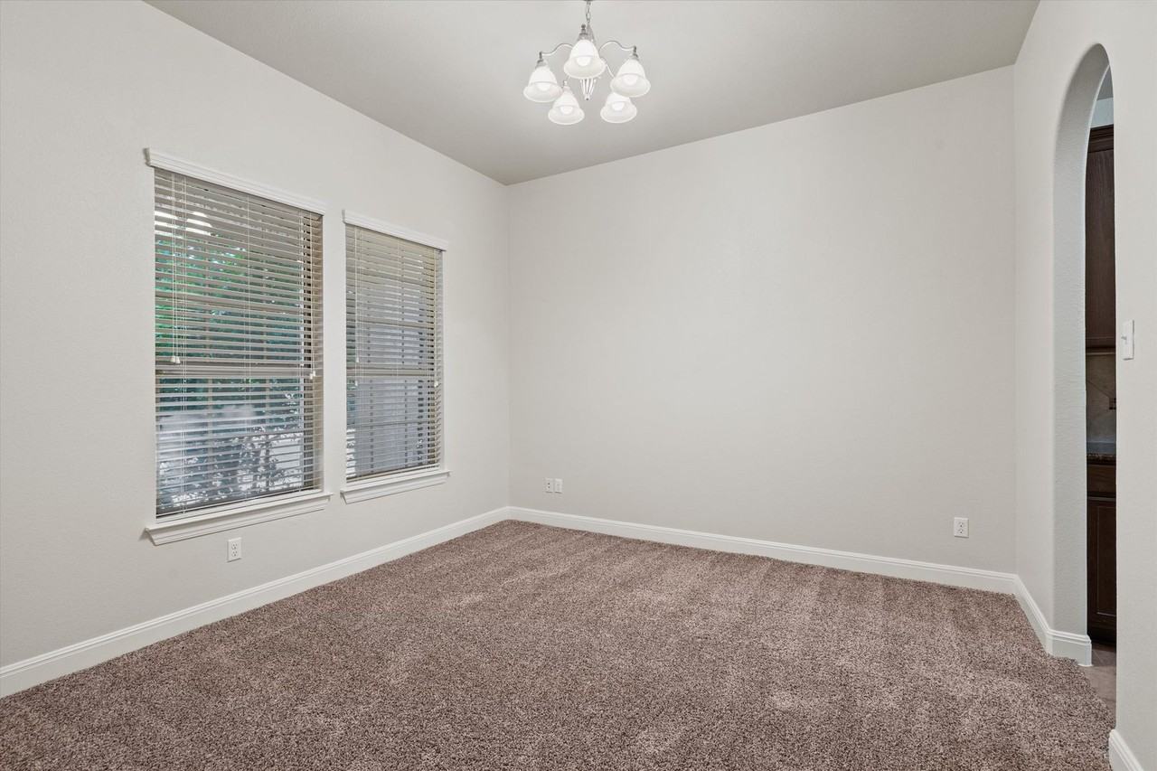 706 Harwood Dr - Photo 7 of 45