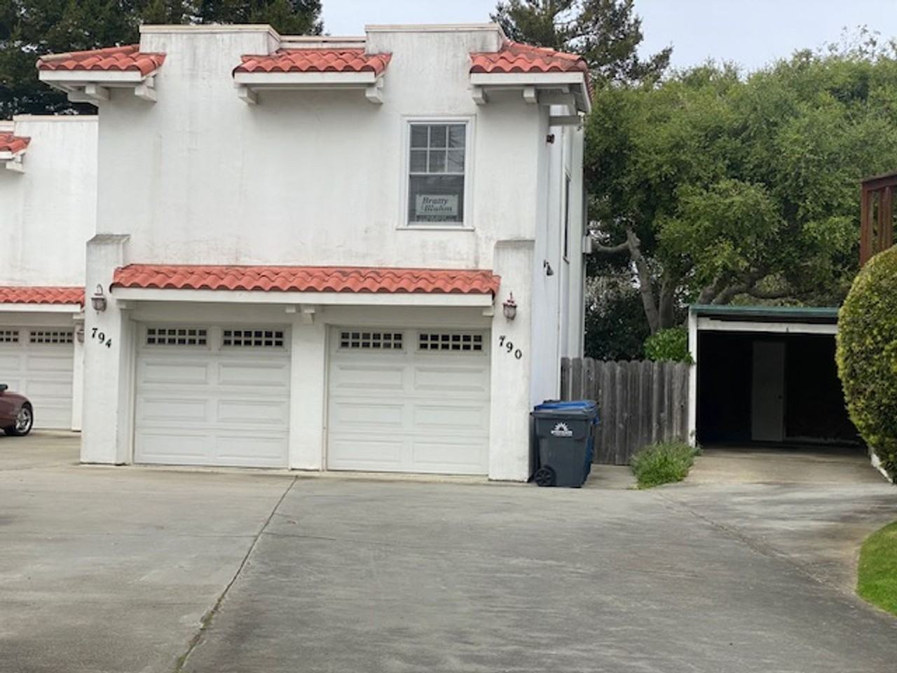 790 Lighthouse Ave - Photo 2 of 25