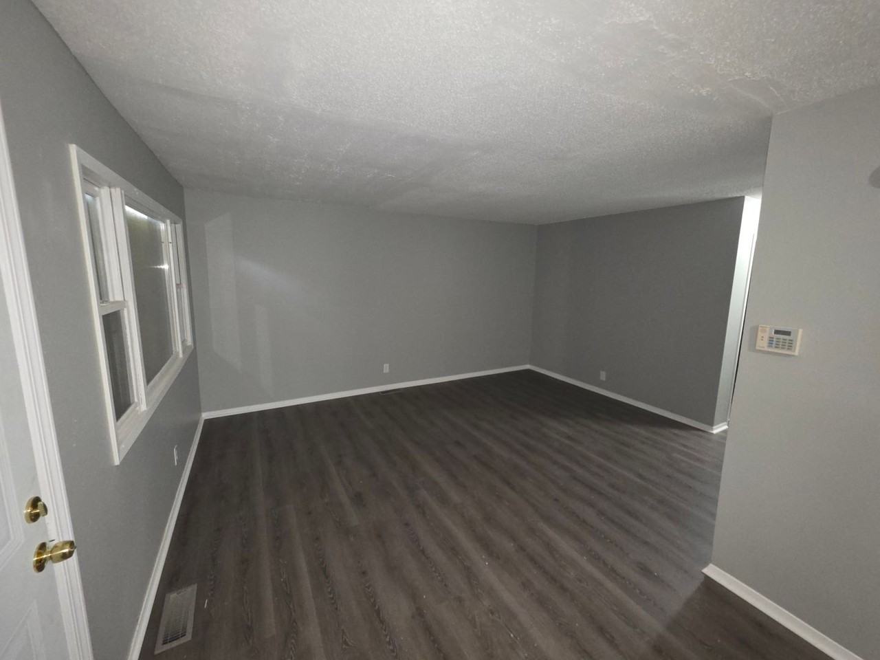 1305 Richard Dr - Photo 2 of 19