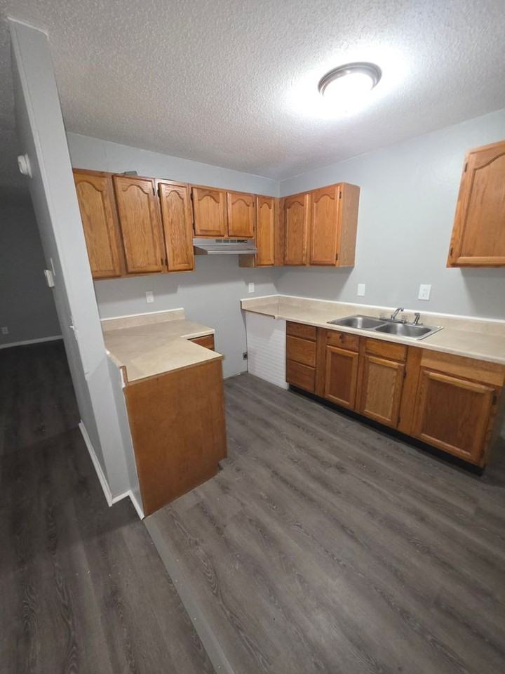 1305 Richard Dr - Photo 3 of 19