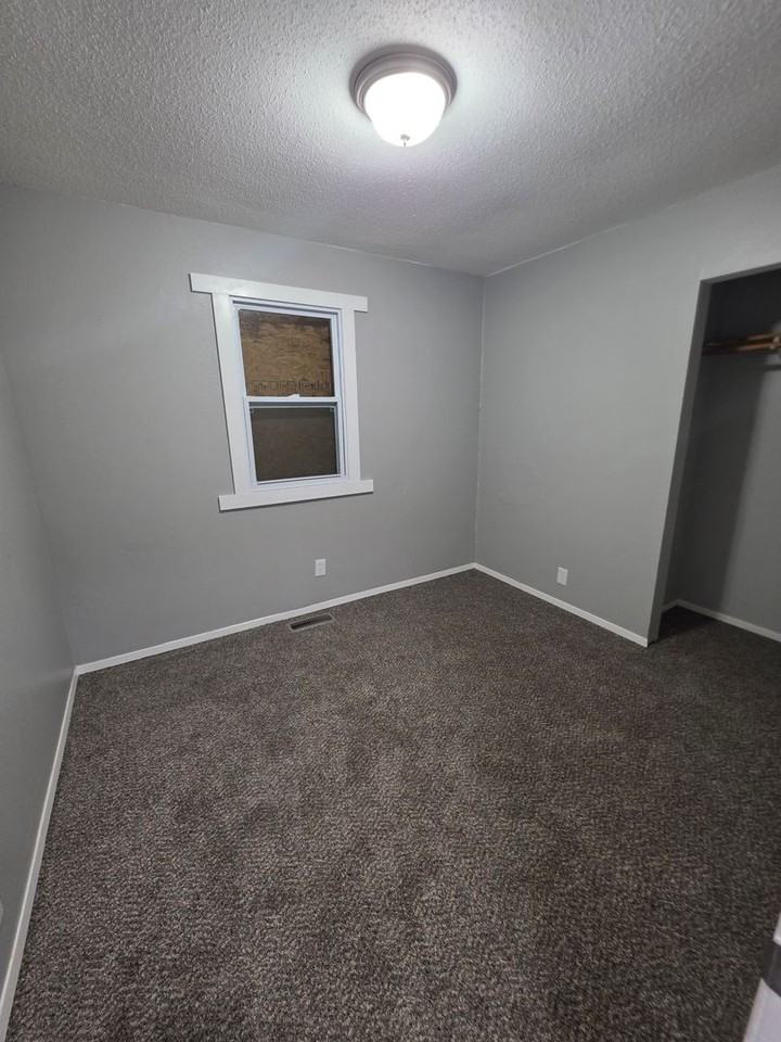 1305 Richard Dr - Photo 7 of 19