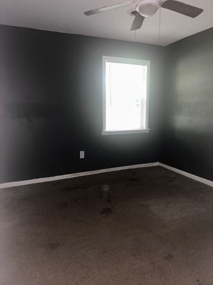1140 Autumn St - Photo 5 of 8