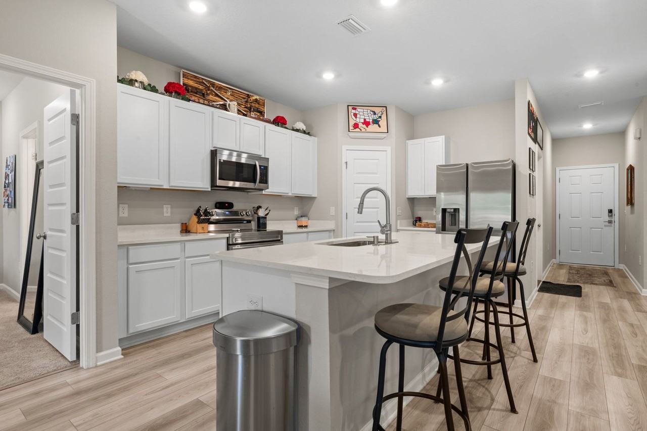 6686 Sun Tree Cir - Photo 5 of 44