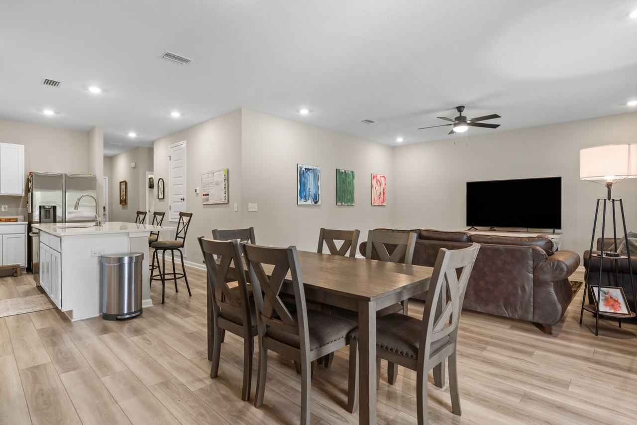 6686 Sun Tree Cir - Photo 6 of 44