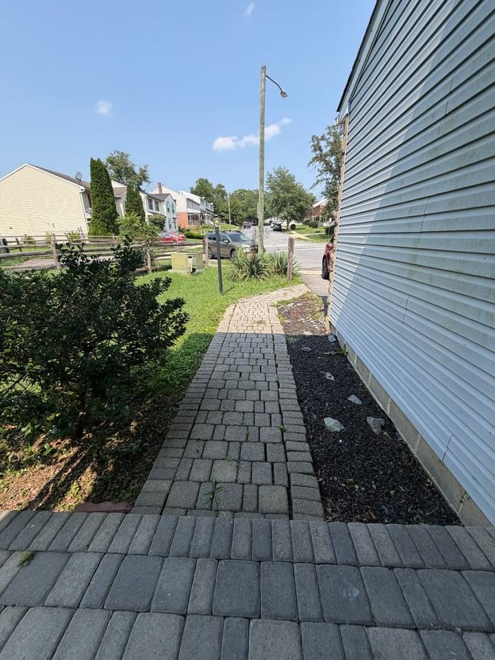 855 S Pearl St - Photo 3 of 31