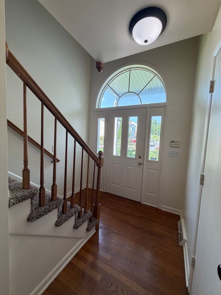 855 S Pearl St - Photo 4 of 31
