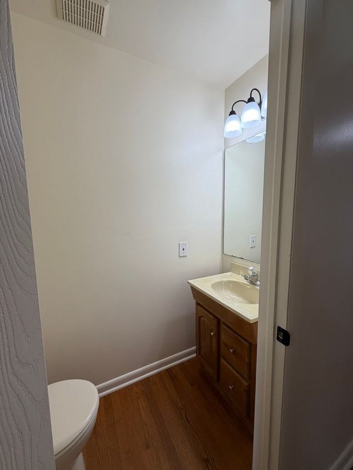855 S Pearl St - Photo 7 of 31