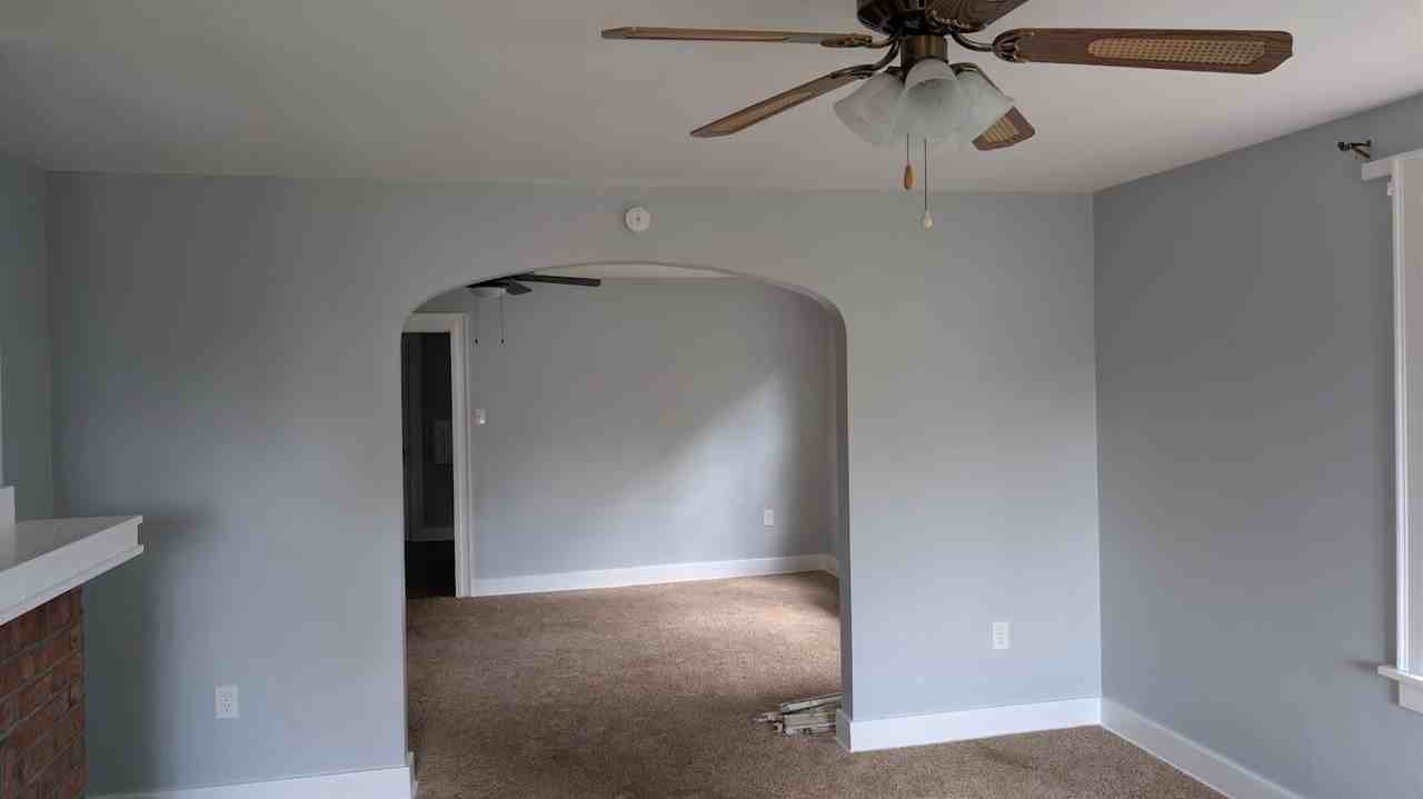 1011 California Ave #1R - Photo 2 of 7