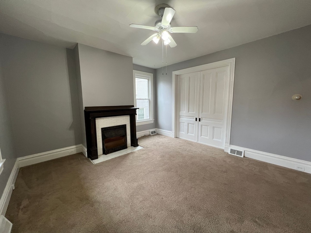 325 Rowland Ave #1 - Photo 3 of 8