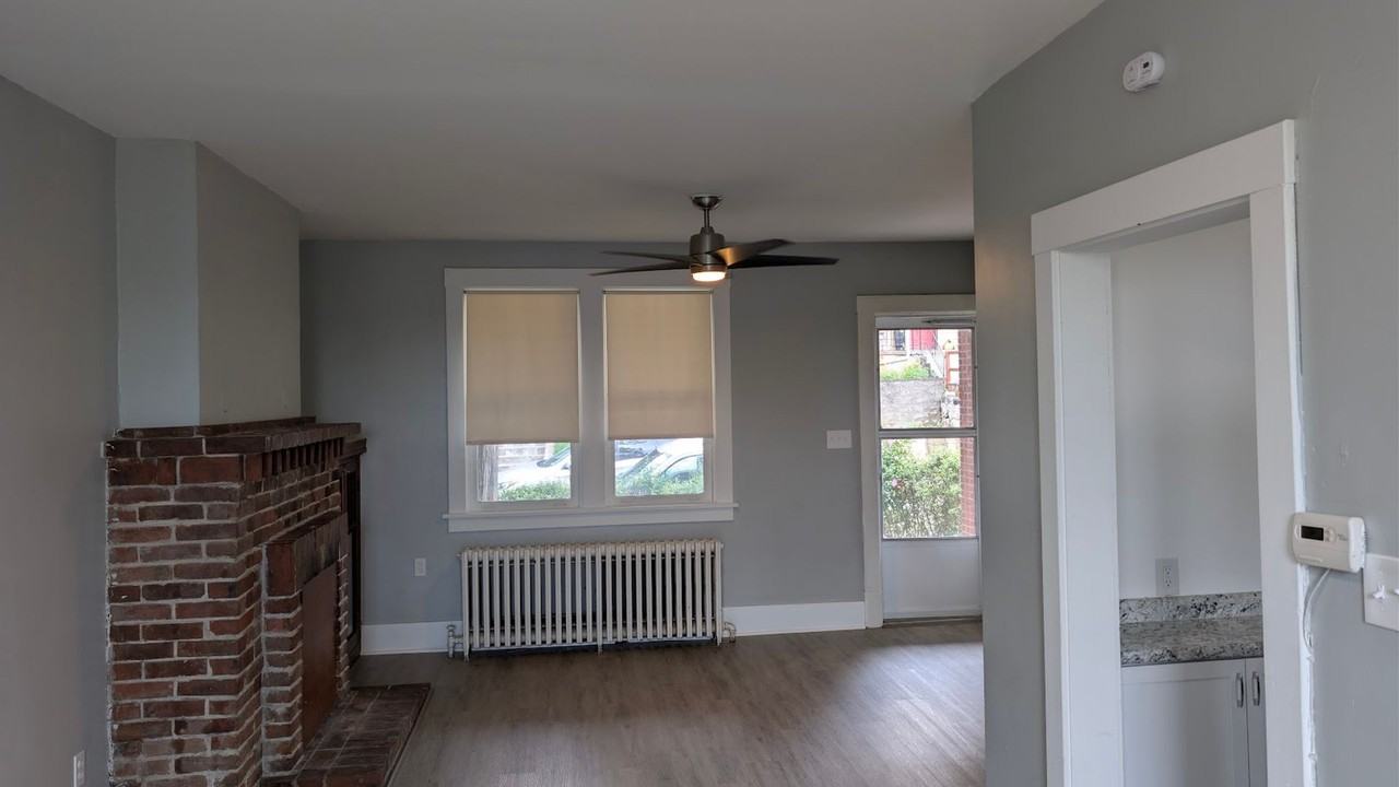 199 Saint Joseph St - Photo 3 of 8