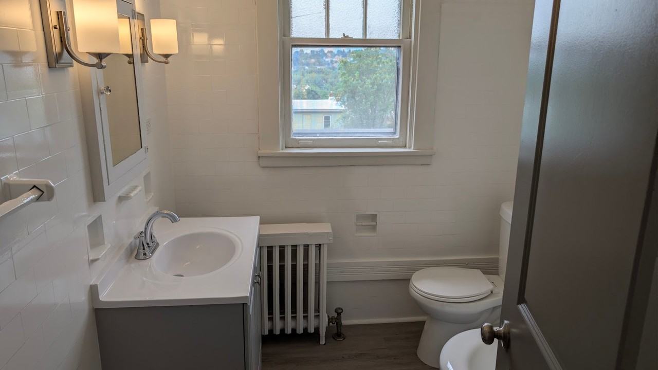 199 Saint Joseph St - Photo 7 of 8