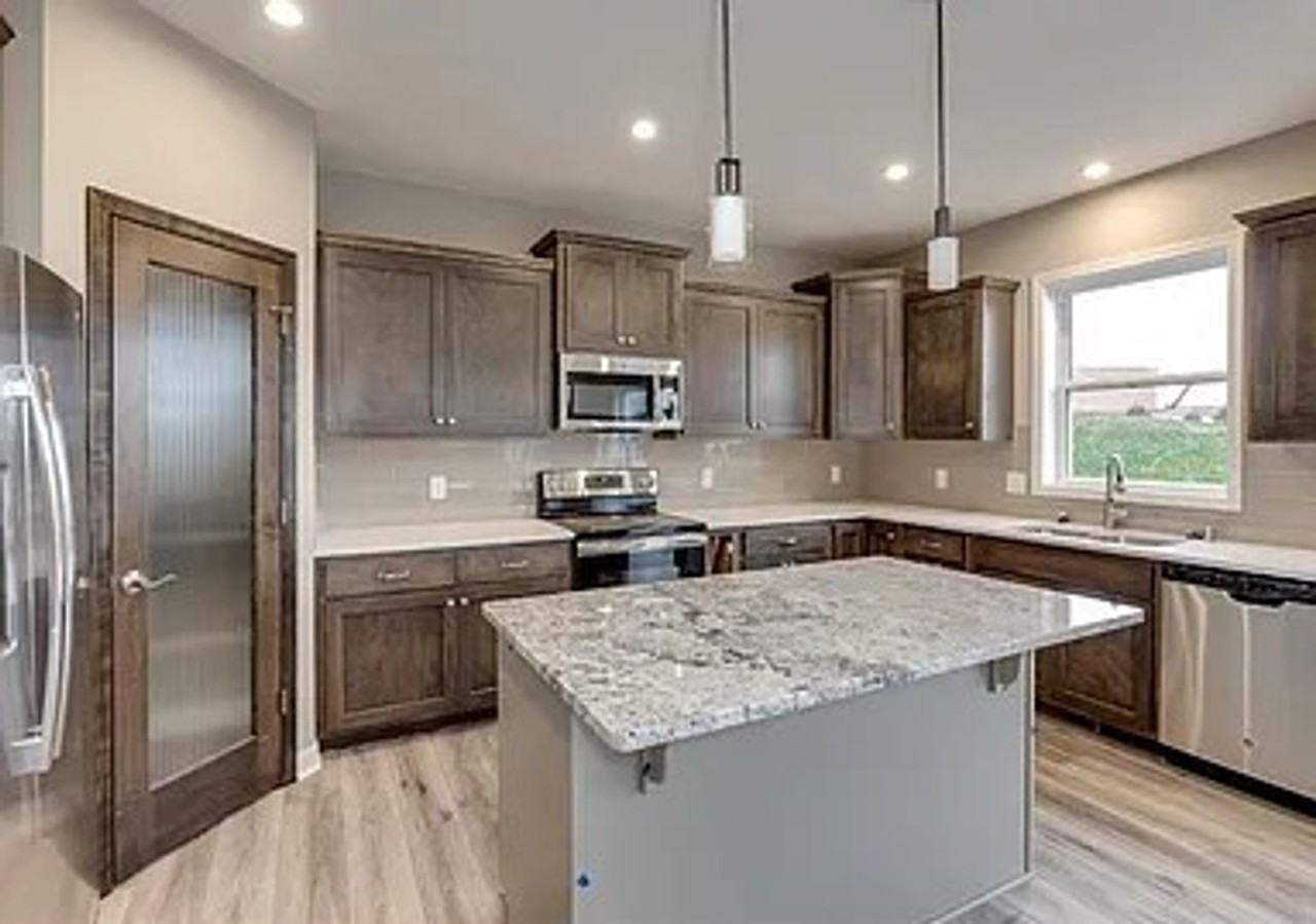 2220 Naples Ave - Photo 3 of 10
