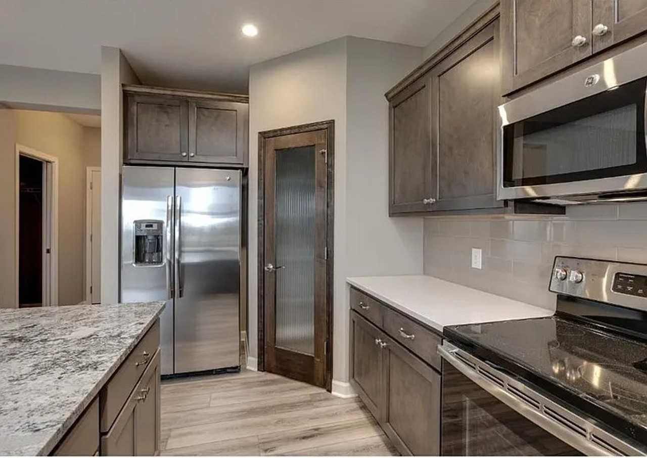 2220 Naples Ave - Photo 4 of 10