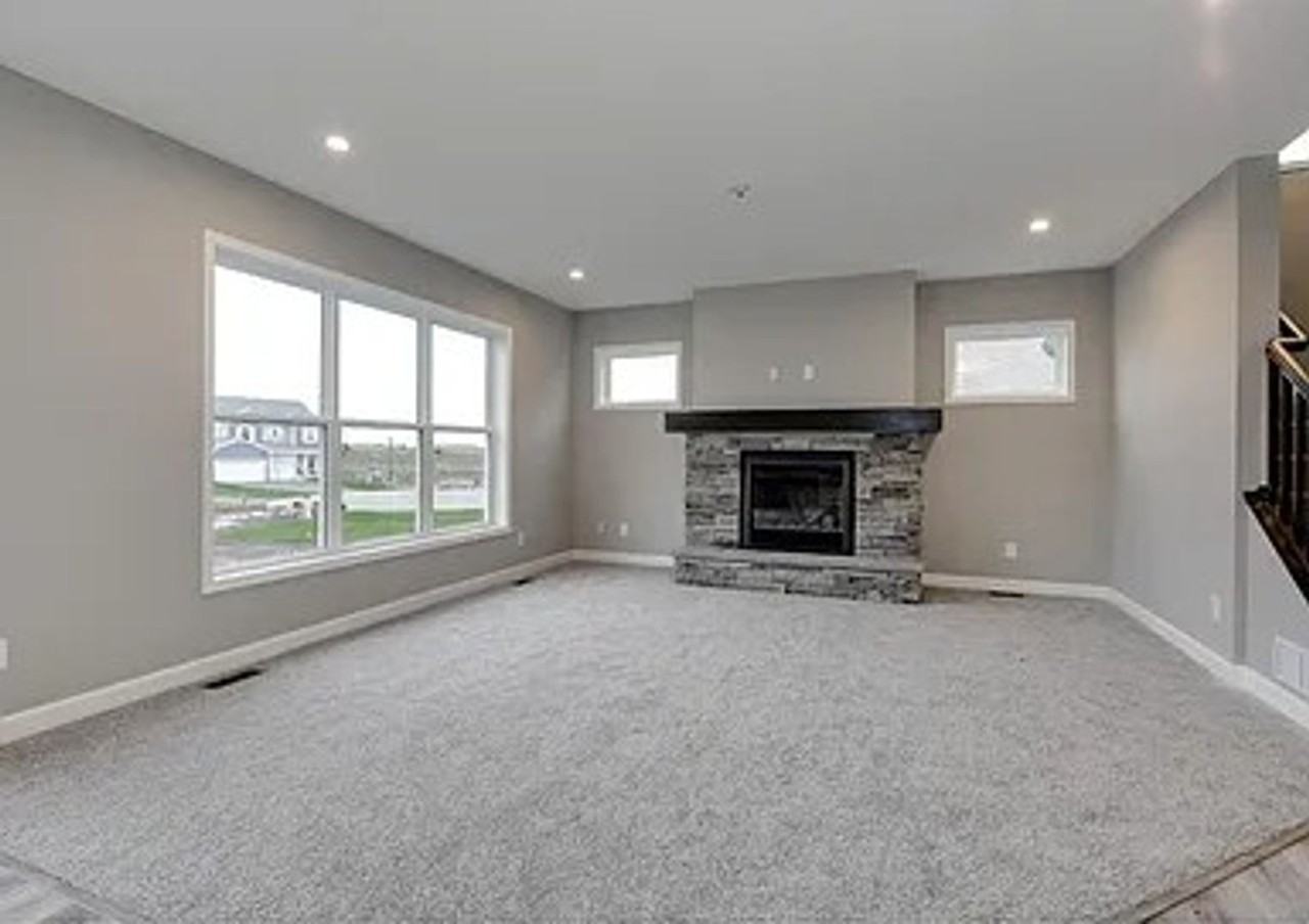 2220 Naples Ave - Photo 5 of 10