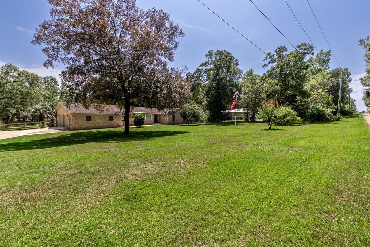 10736 Pecan Dr - Photo 2 of 25