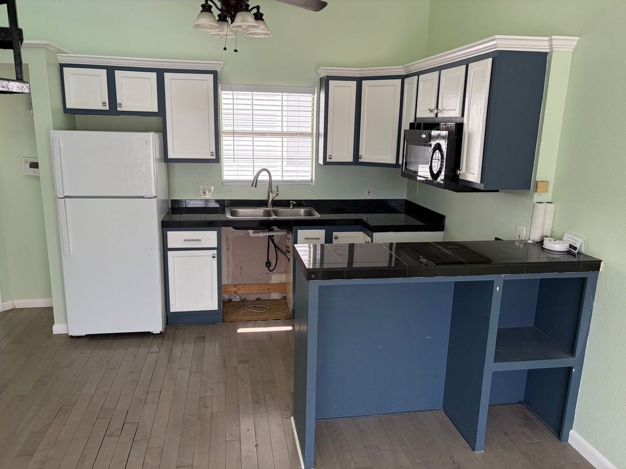 310 Settlers Park Dr - Photo 4 of 17