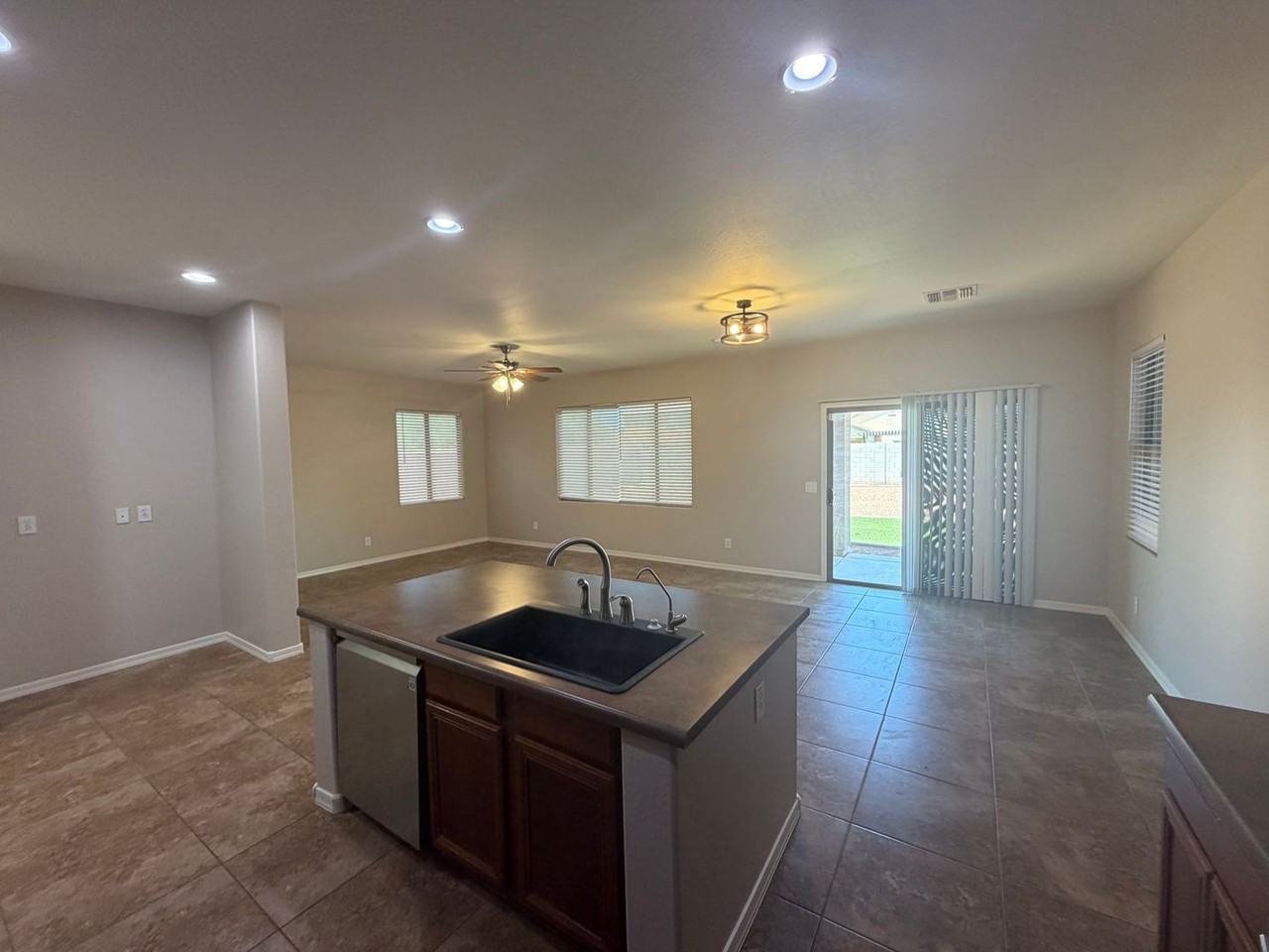 2486 E Dulcinea Trl - Photo 4 of 24