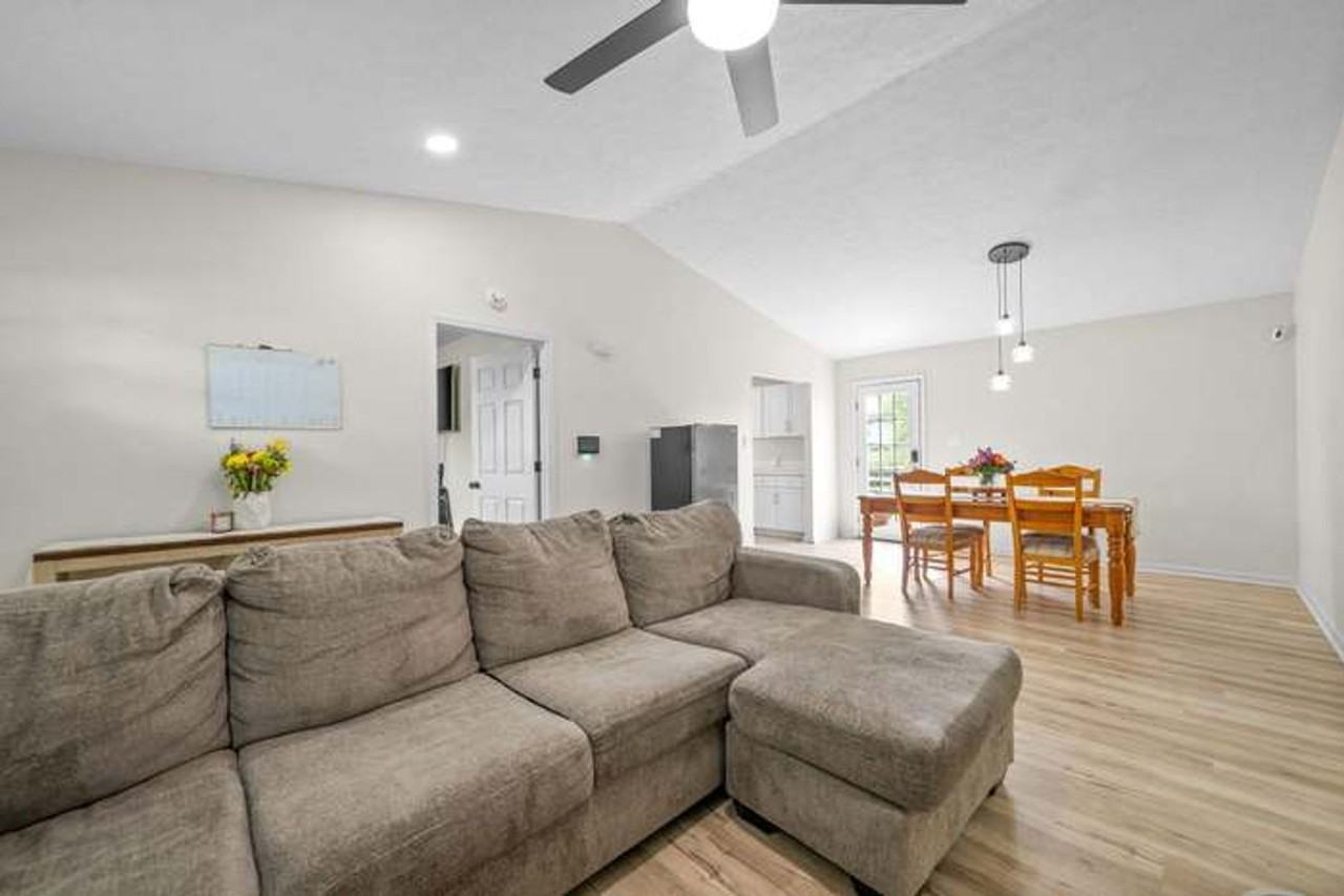 602 Artic Ave - Photo 4 of 19