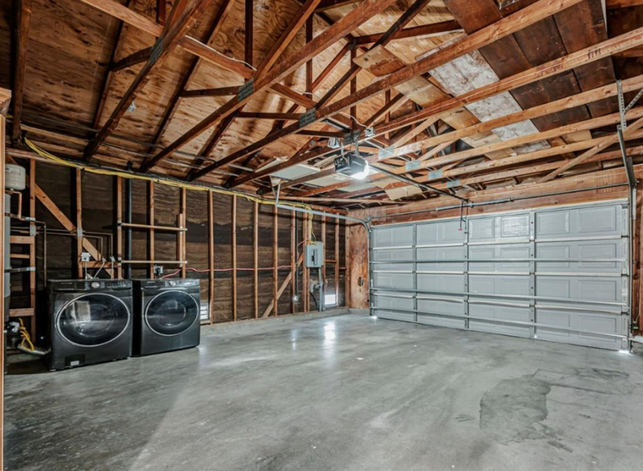 6046 Reo Pl - Photo 5 of 26