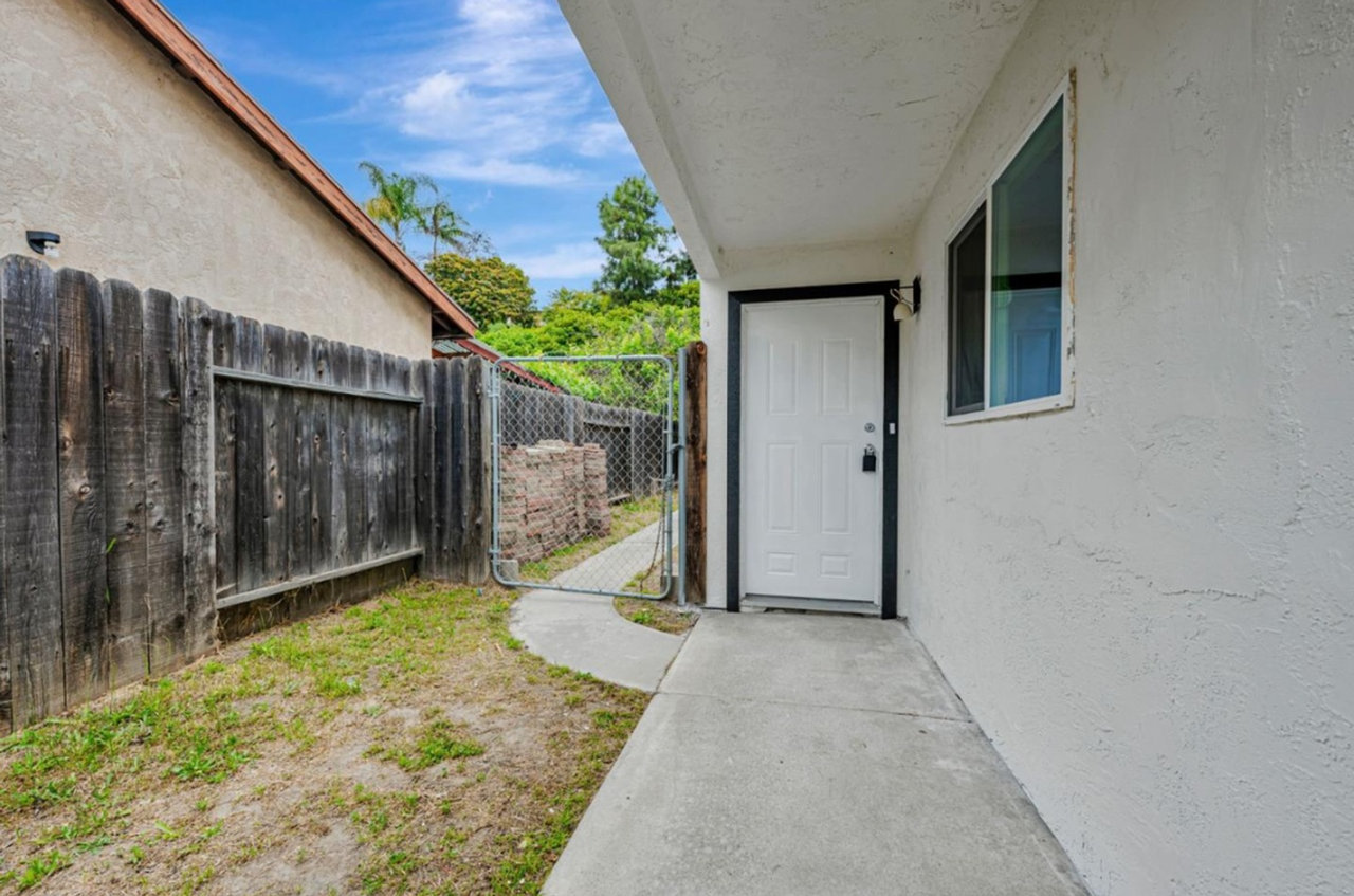 6046 Reo Pl - Photo 7 of 26