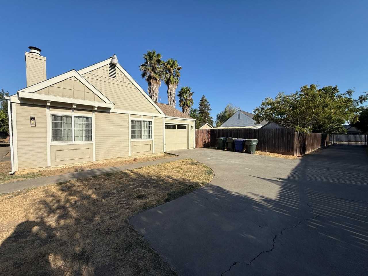 4705 Candell Ct - Photo 3 of 18