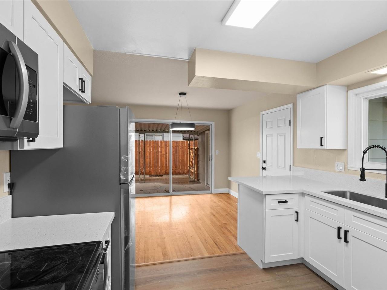 2495 Holman Way - Photo 7 of 34