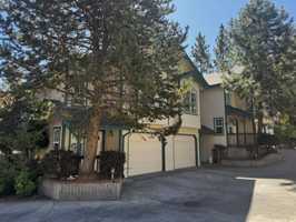featured image of 1725 Sw Knoll Ave #2