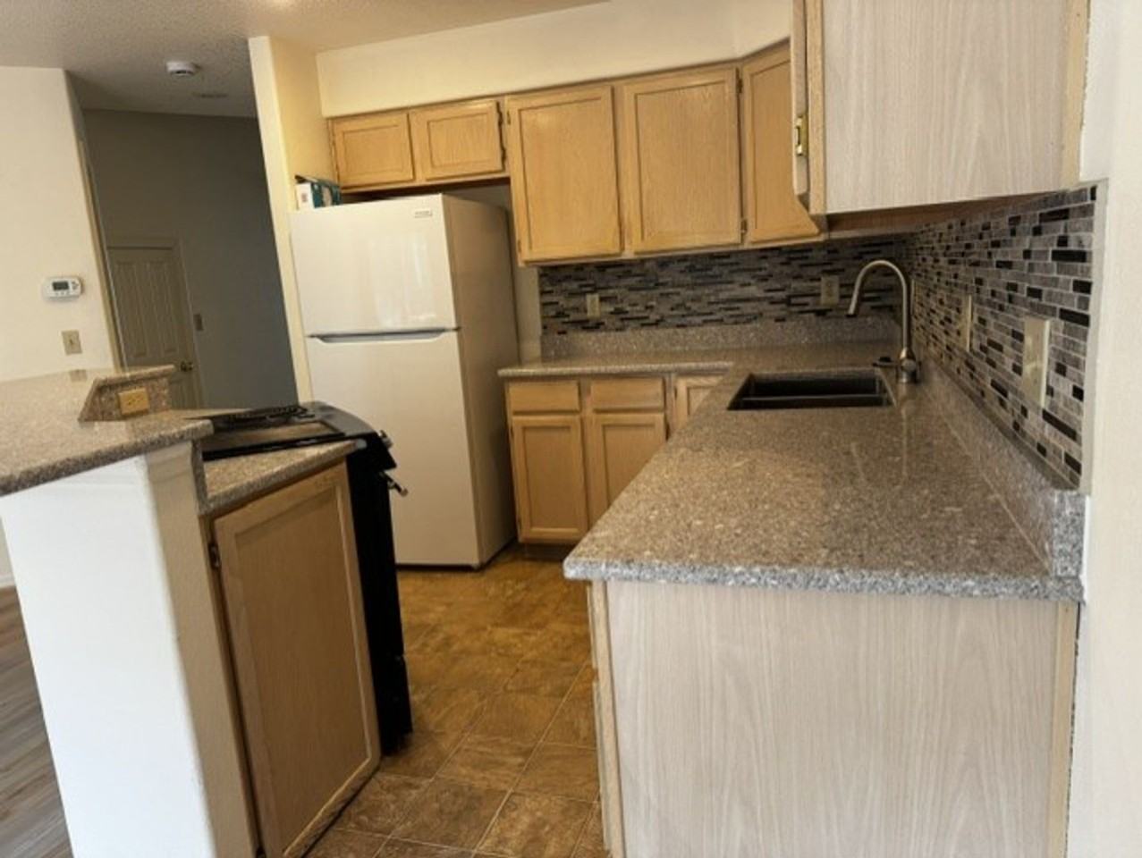 1725 Sw Knoll Ave #2 - Photo 3 of 9