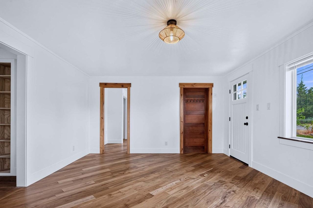 829 Lincoln Ave - Photo 7 of 47
