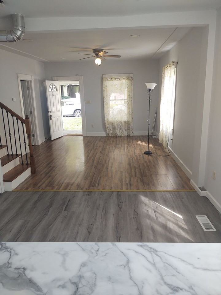 2138 S Garfield Dr - Photo 4 of 9