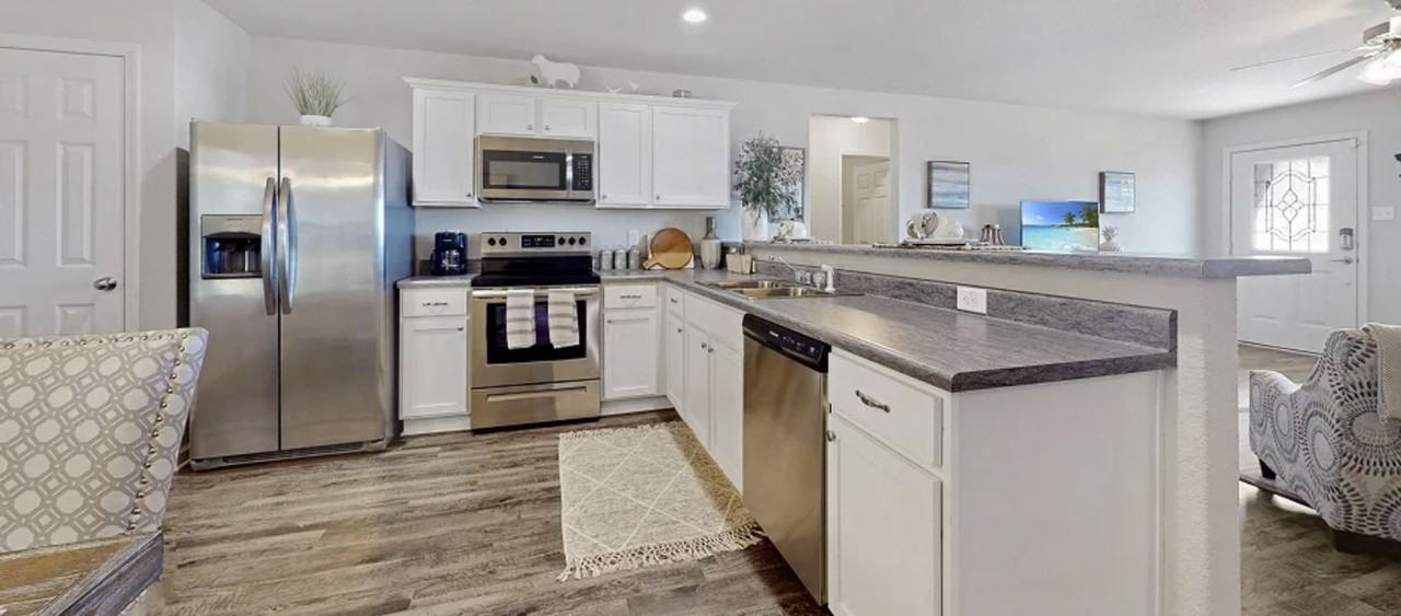 3110 3110 S 15th Pl - Photo 2 of 5