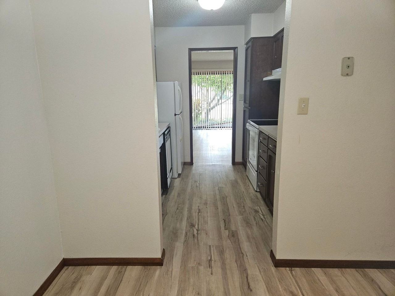 La Villa Apartments - Photo 6 of 50