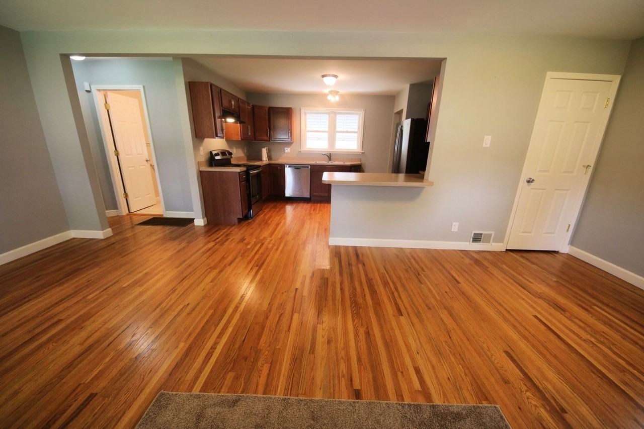 4317 Sunshine Dr - Photo 5 of 20