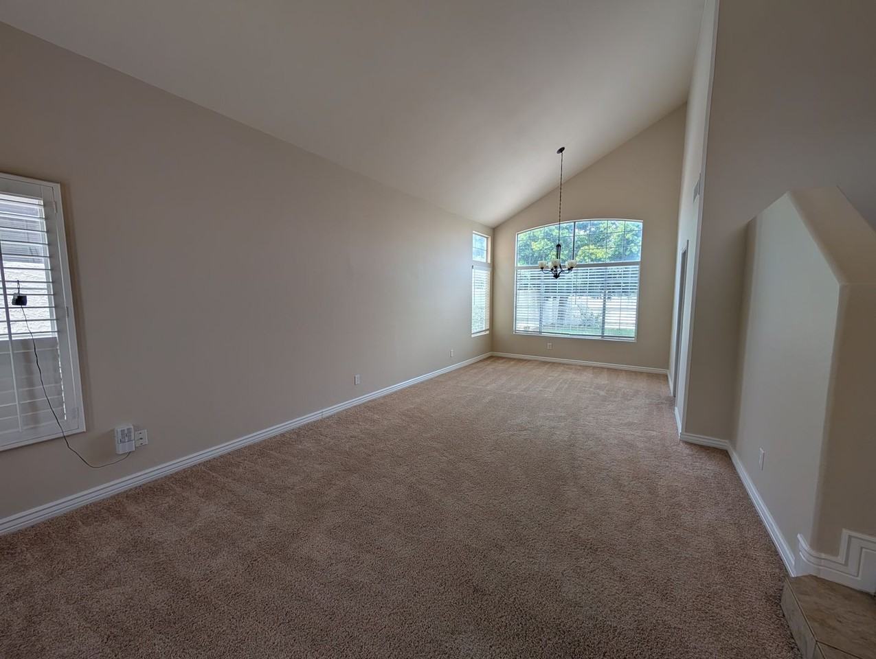 15219 S 47th St - Photo 3 of 35