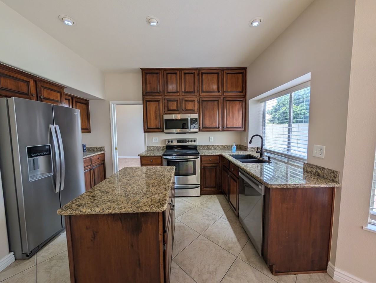 15219 S 47th St - Photo 7 of 35