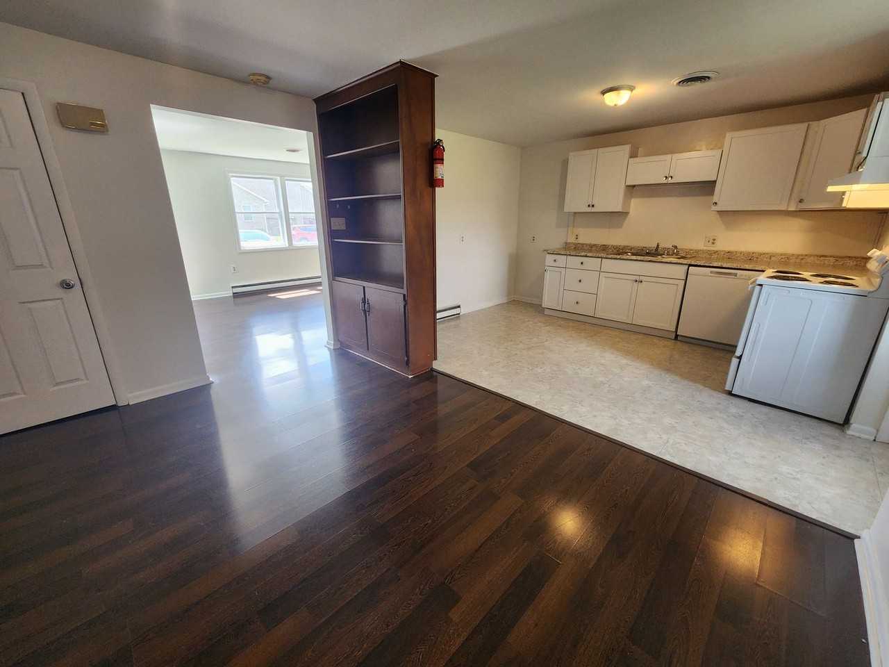 3430 Gregway Dr - Photo 4 of 20