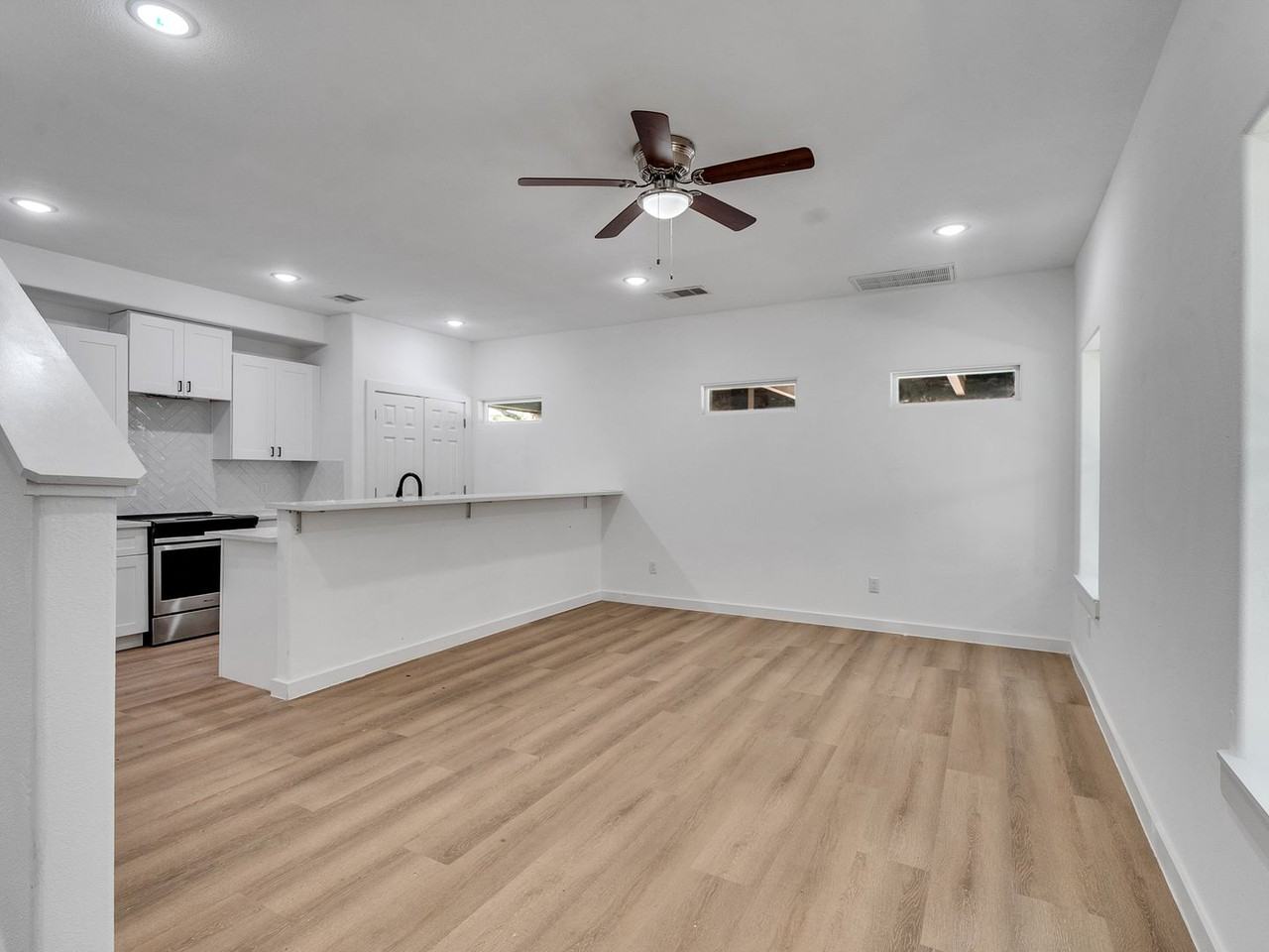 8407 Mahalia Dr #A - Photo 2 of 26