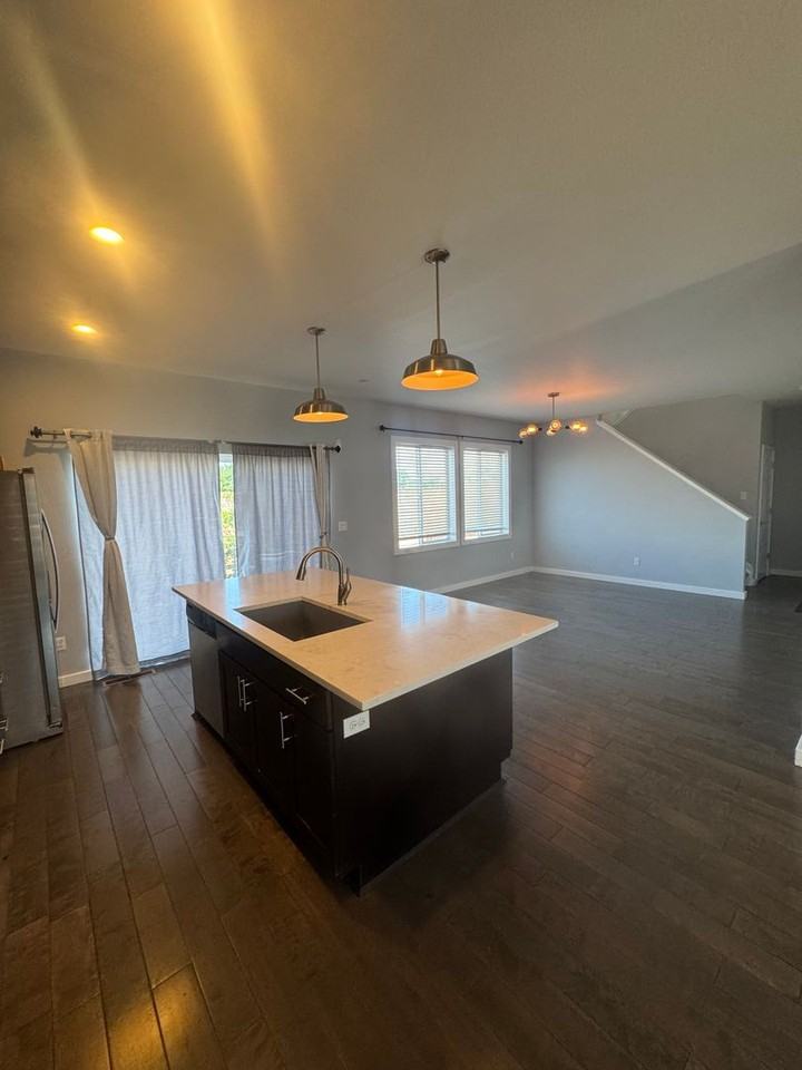 10816 Truckee Cir - Photo 4 of 7